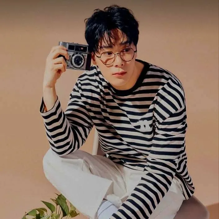 A moment captured by Moonbin (ASTRO)'s fan