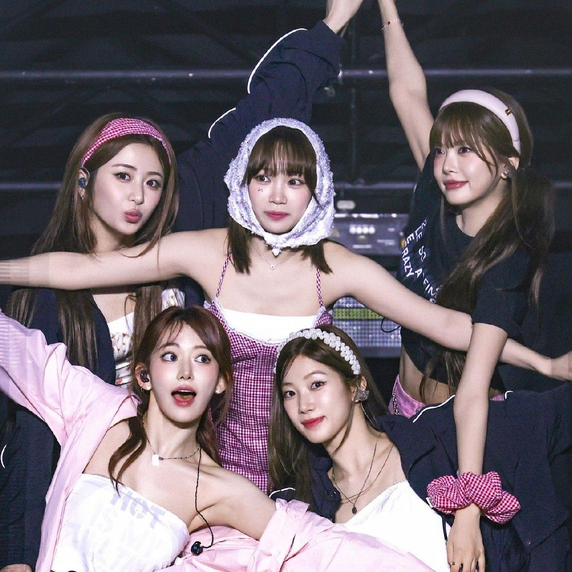 Behind-the-scenes cut of LE SSERAFIM