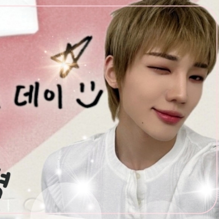 Behind-the-scenes cut of Junhyeok (TNX)