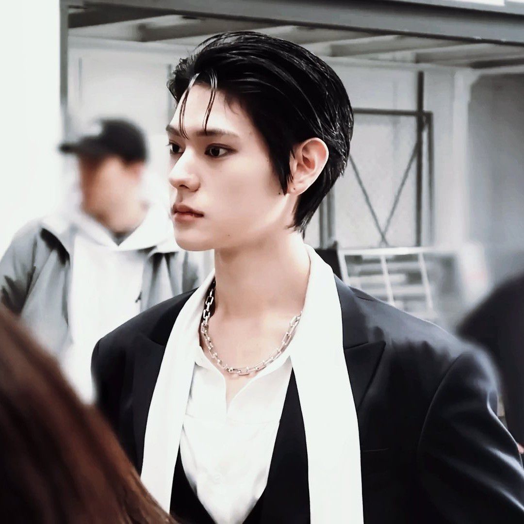 Behind-the-scenes cut of Nicholas (SMTR25)