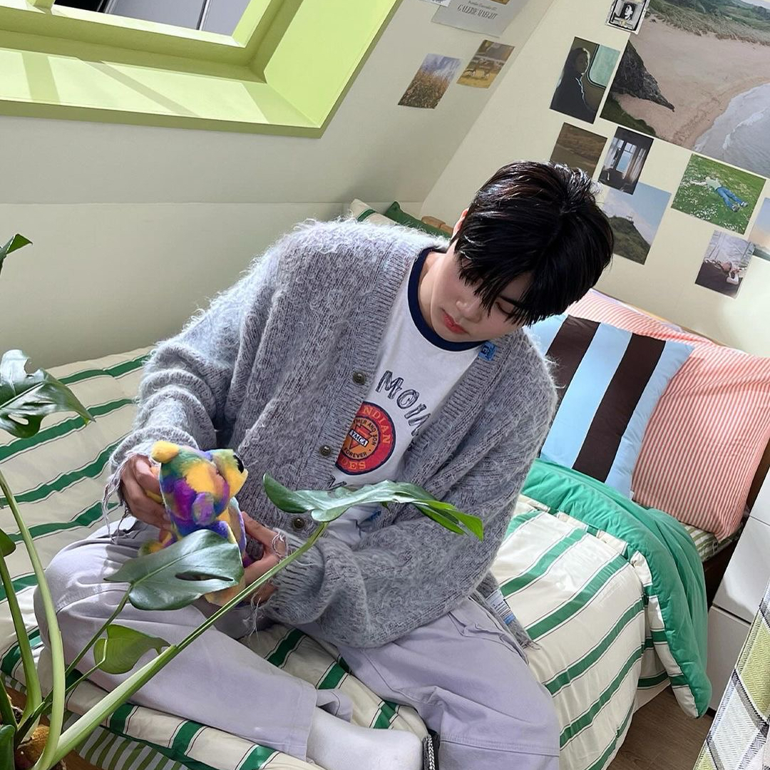 Recent activity shot of Park Gunwook (ZEROBASEONE)