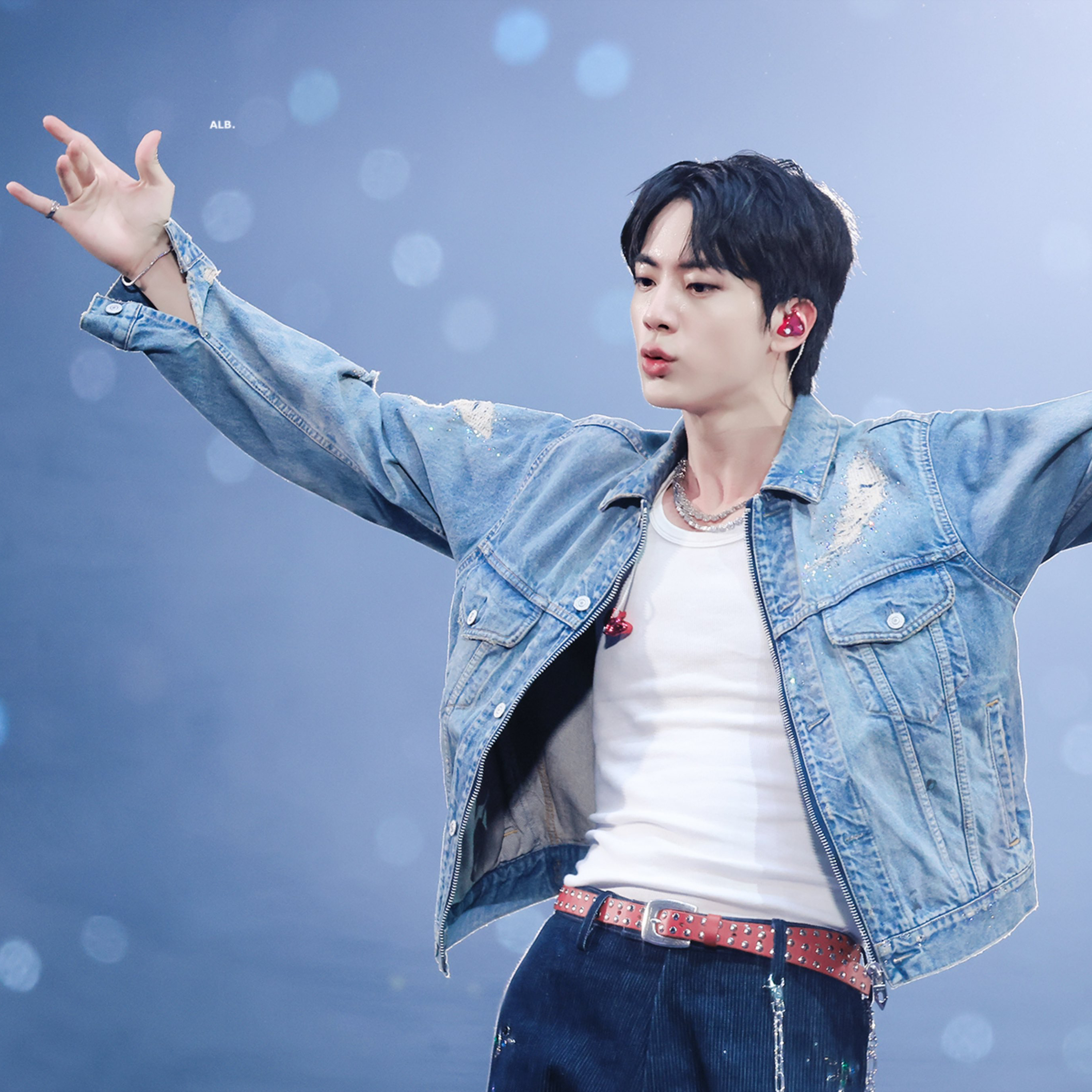 Foto terbaru Jin (BTS)