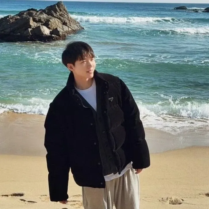 Behind-the-scenes cut of Woohyun (INFINITE)