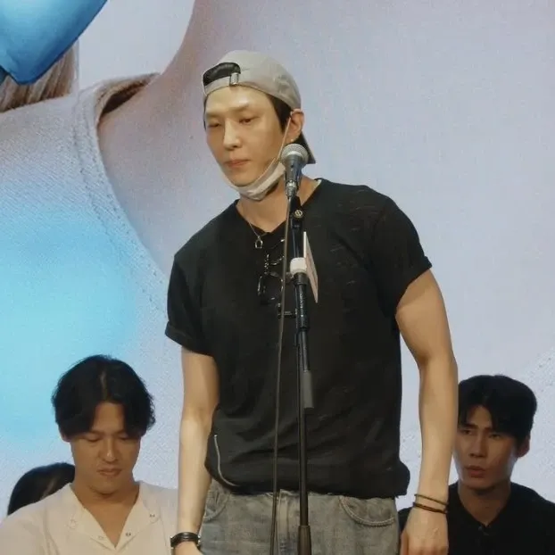 Behind-the-scenes cut of LEO (VIXX)