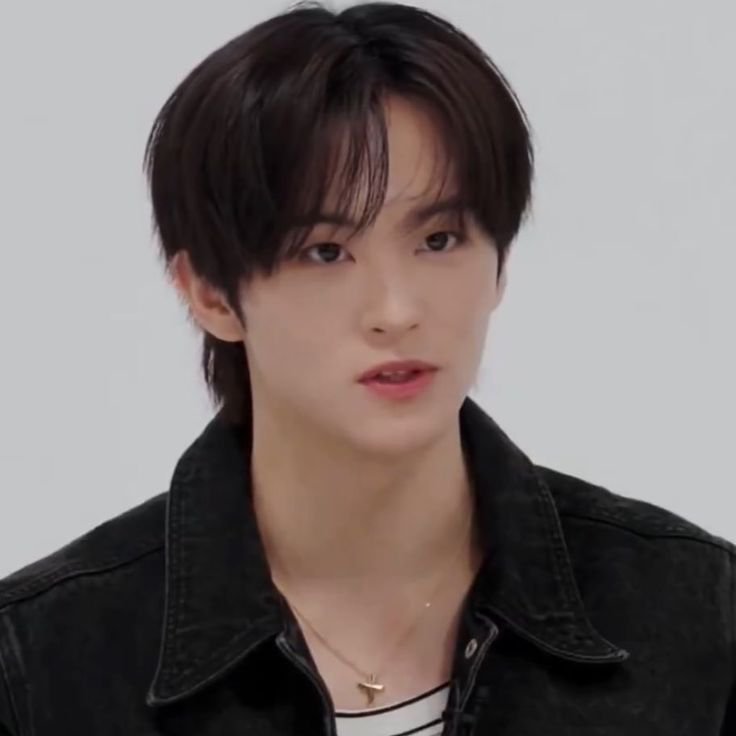 A moment captured by Mark (NCT 127, NCT DREAM)'s fan