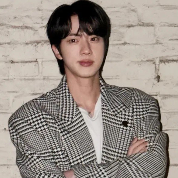 Momen yang diabadikan oleh penggemar Jin (BTS)