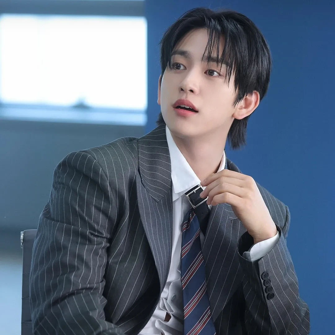A moment captured by Jinyoung (GOT7)'s fan