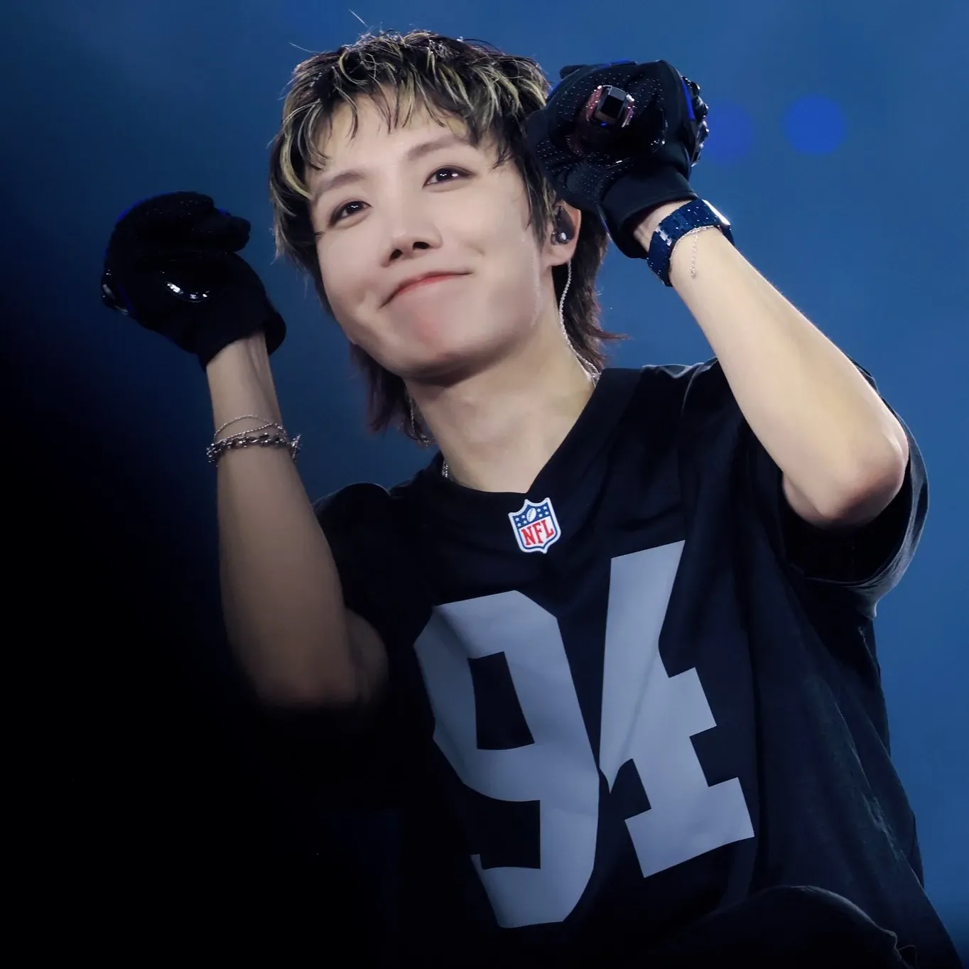 Momen yang diabadikan oleh penggemar j-hope (BTS)