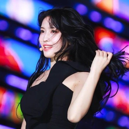 A moment captured by Momo (TWICE)'s fan