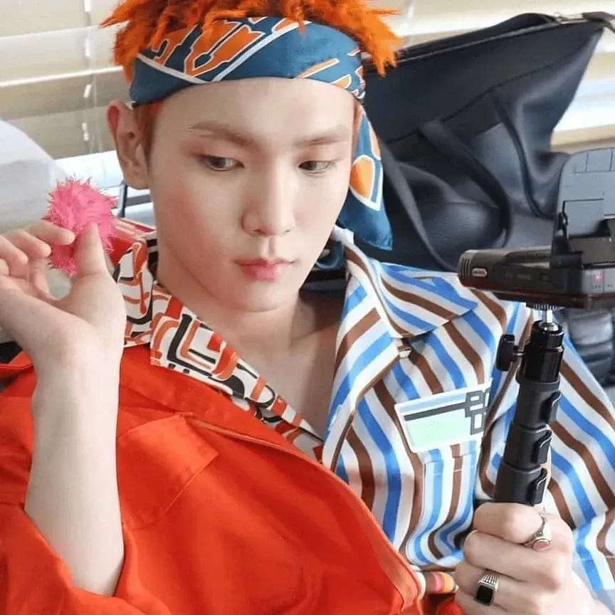Behind-the-scenes cut of Key (SHINee)