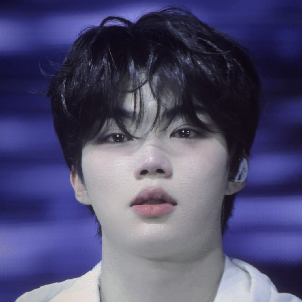 Latest photo of Park Gunwook (ZEROBASEONE)