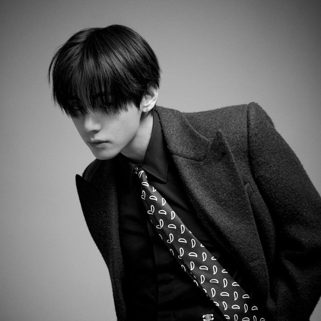 Recent activity shot of V (BTS)