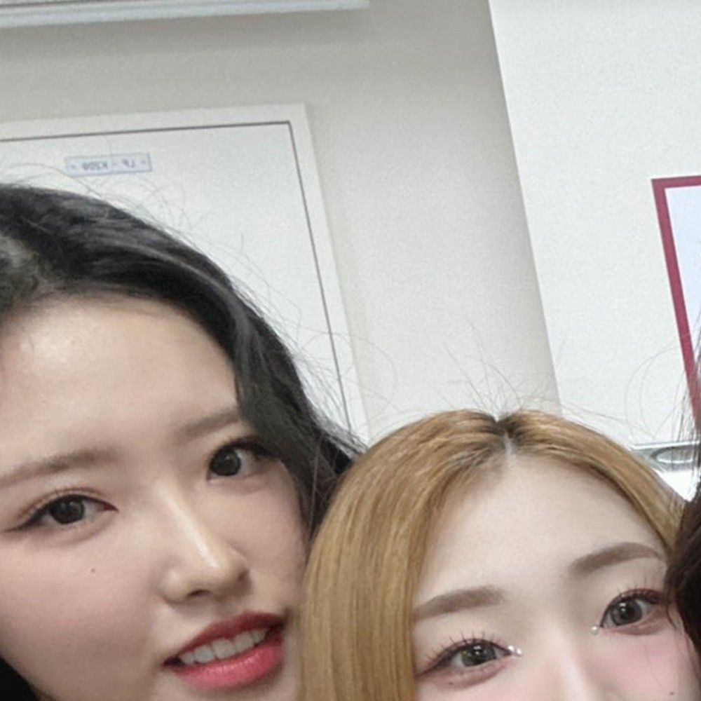 A moment captured by Loossemble's fan