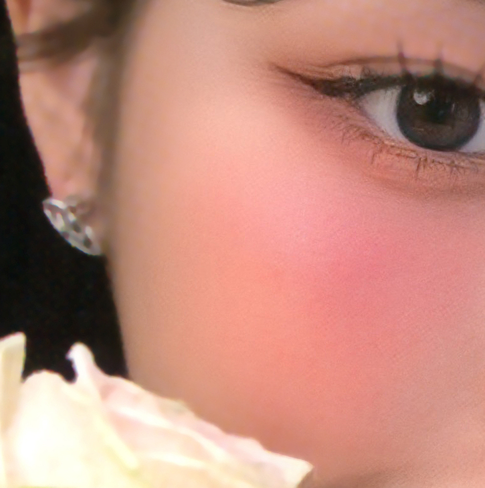 Latest photo of HyunJin (Loossemble)