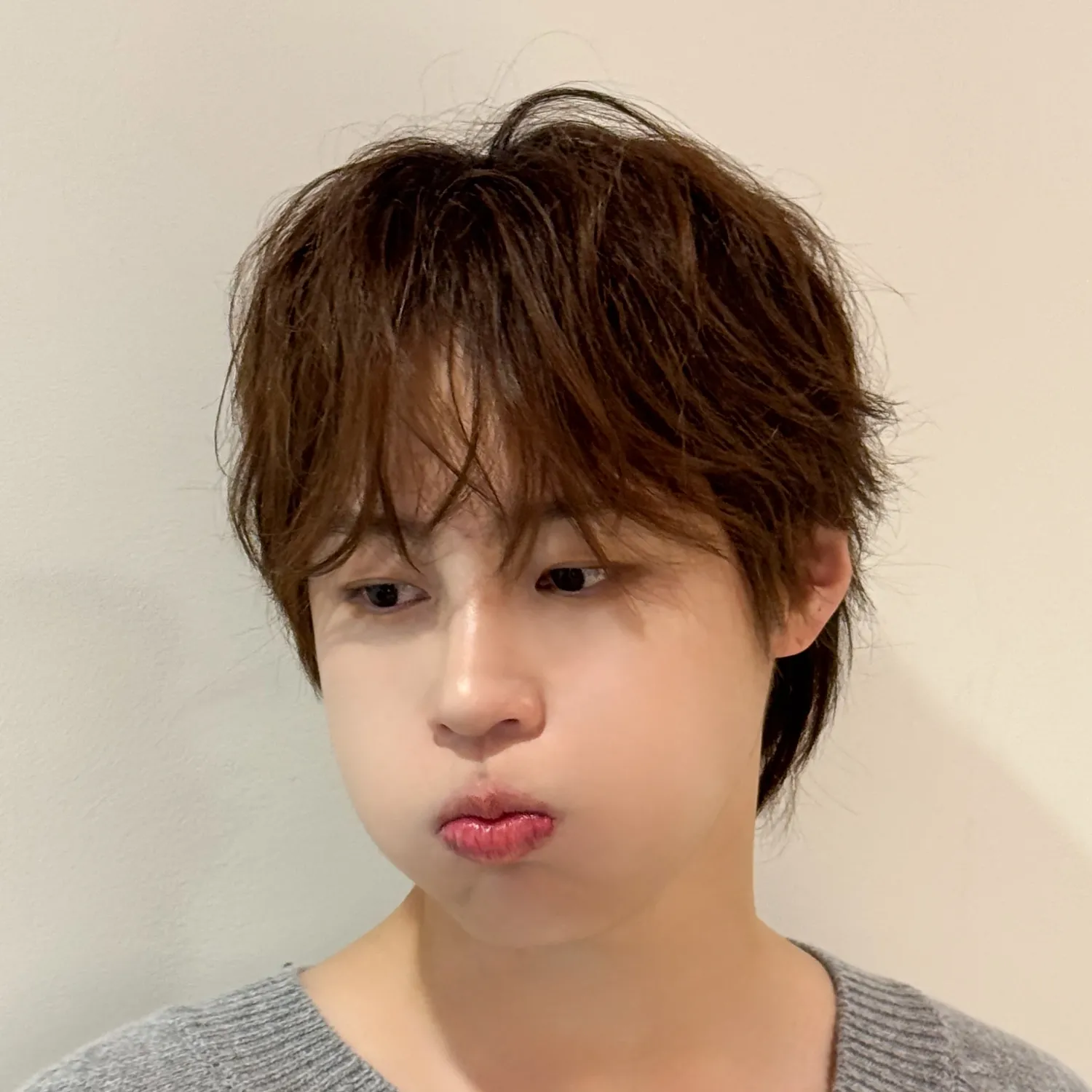 Behind-the-scenes cut of Ha Sungwoon