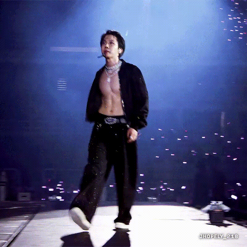 Foto aktivitas terbaru j-hope (BTS)