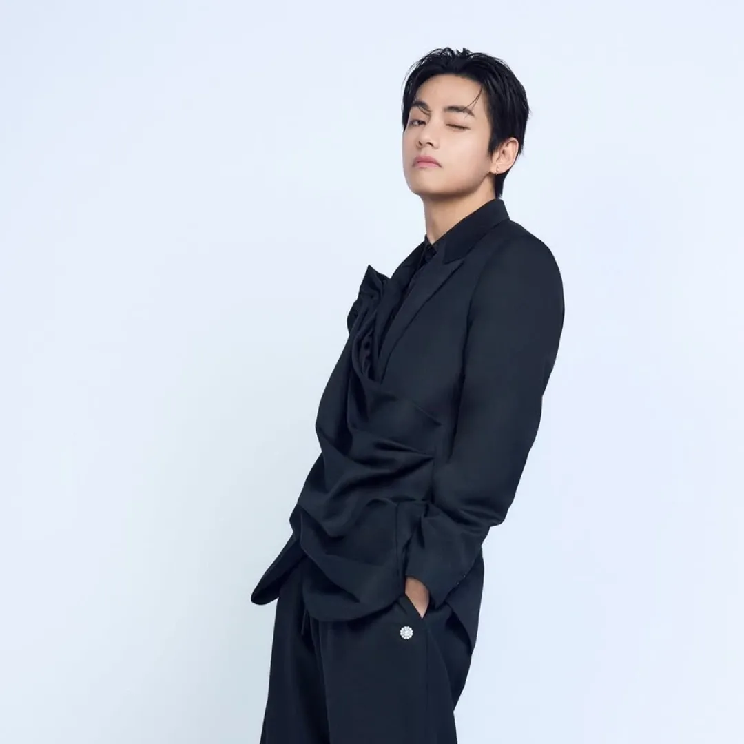 V (BTS)の舞台裏ショット