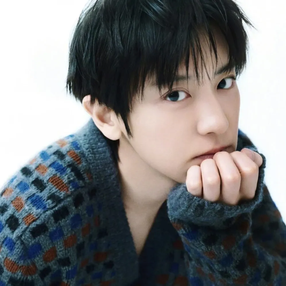 Latest photo of Chanyeol (EXO)