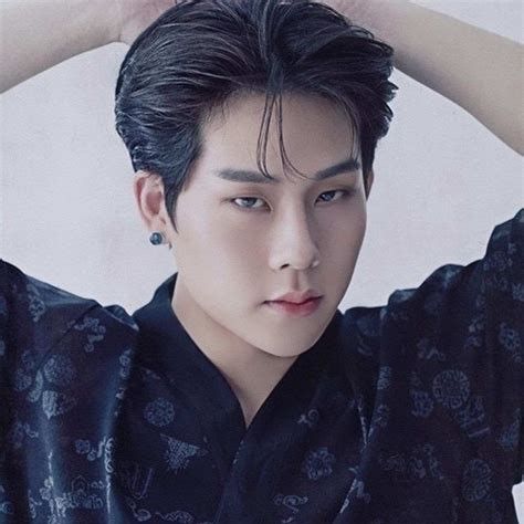 周宪 (MONSTA X)粉丝拍下的瞬间