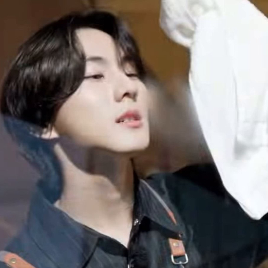 Recent activity shot of Jungwon (ENHYPEN)