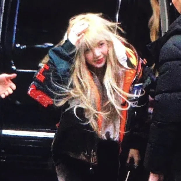 Lisa (BLACKPINK)的幕后花絮