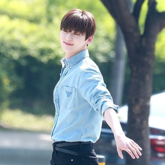 Behind-the-scenes cut of Hwang Minhyun
