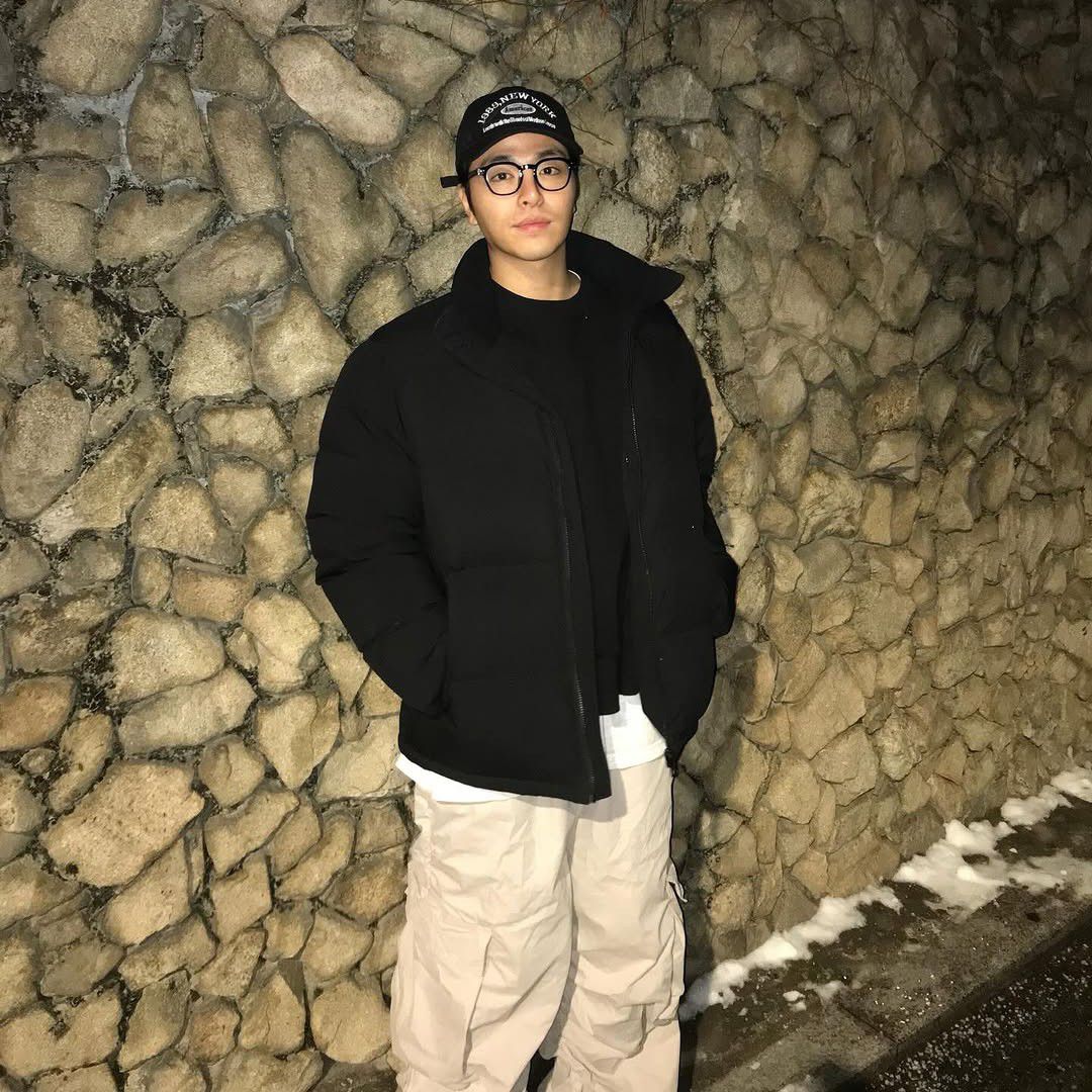 Latest photo of JU-NE (iKON)