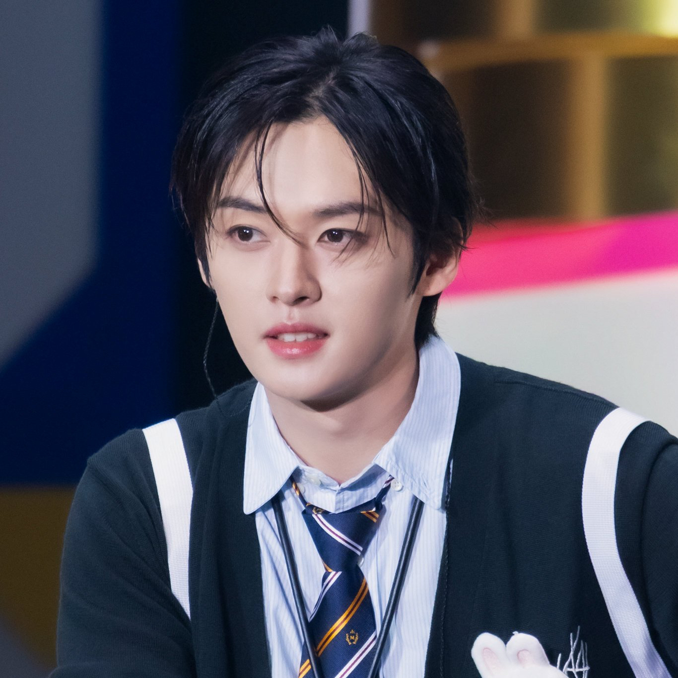 Latest photo of Lee Know (Stray Kids)