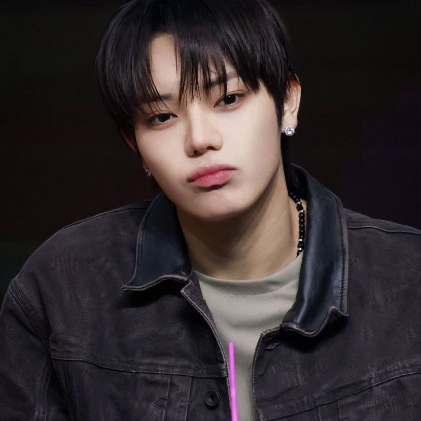 A moment captured by Ohyul (LNGSHOT)'s fan