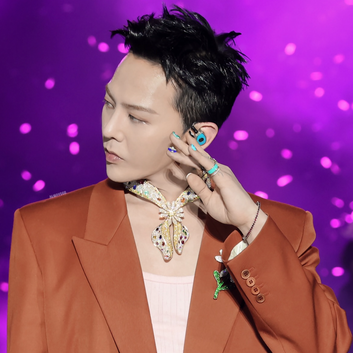 Behind-the-scenes cut of G-DRAGON (BIGBANG)