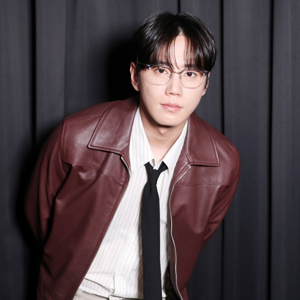 Behind-the-scenes cut of Lee Junyoung