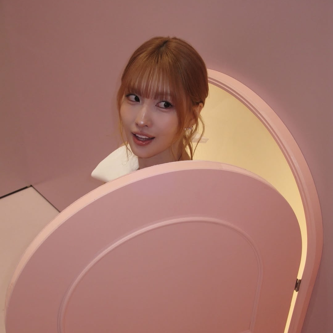 모모 (TWICE)의 비하인드 컷