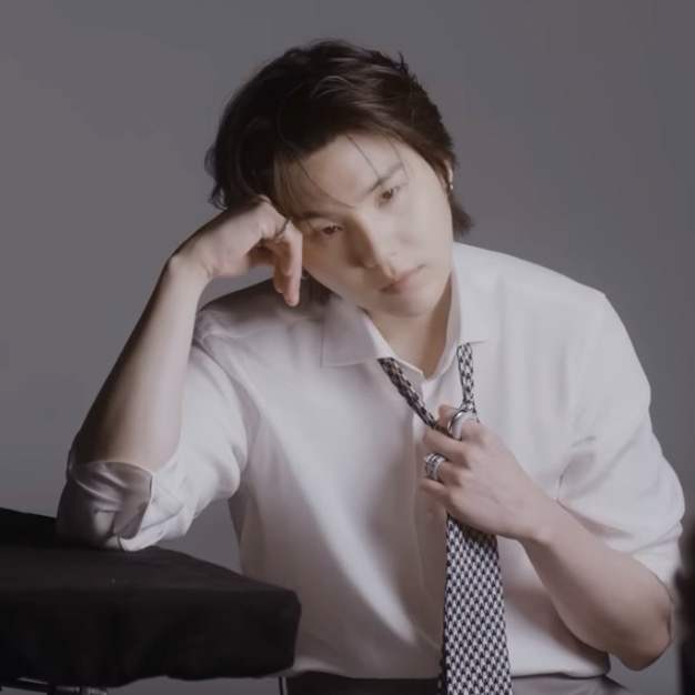 SUGA (防弹少年团)的最新照片