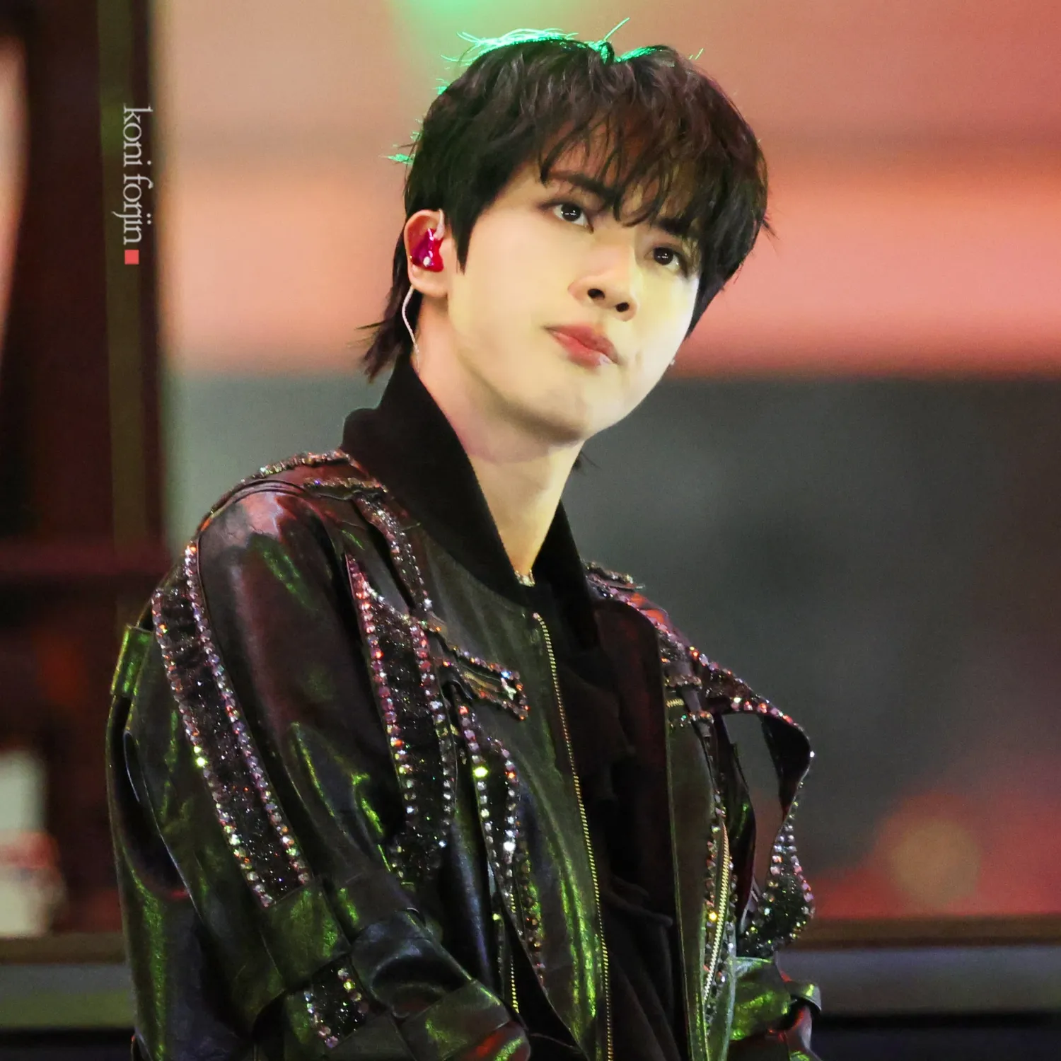 Momen yang diabadikan oleh penggemar Jin (BTS)