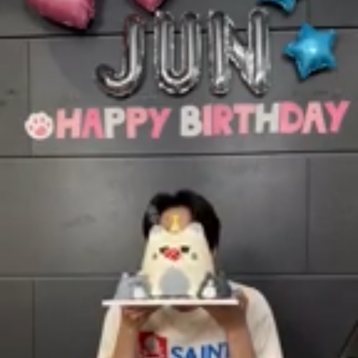 Recent activity shot of Jun (SEVENTEEN)