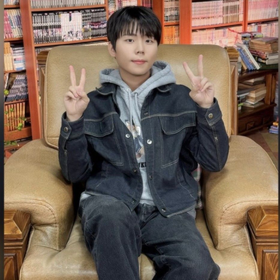 Recent activity shot of Jung Seunghwan
