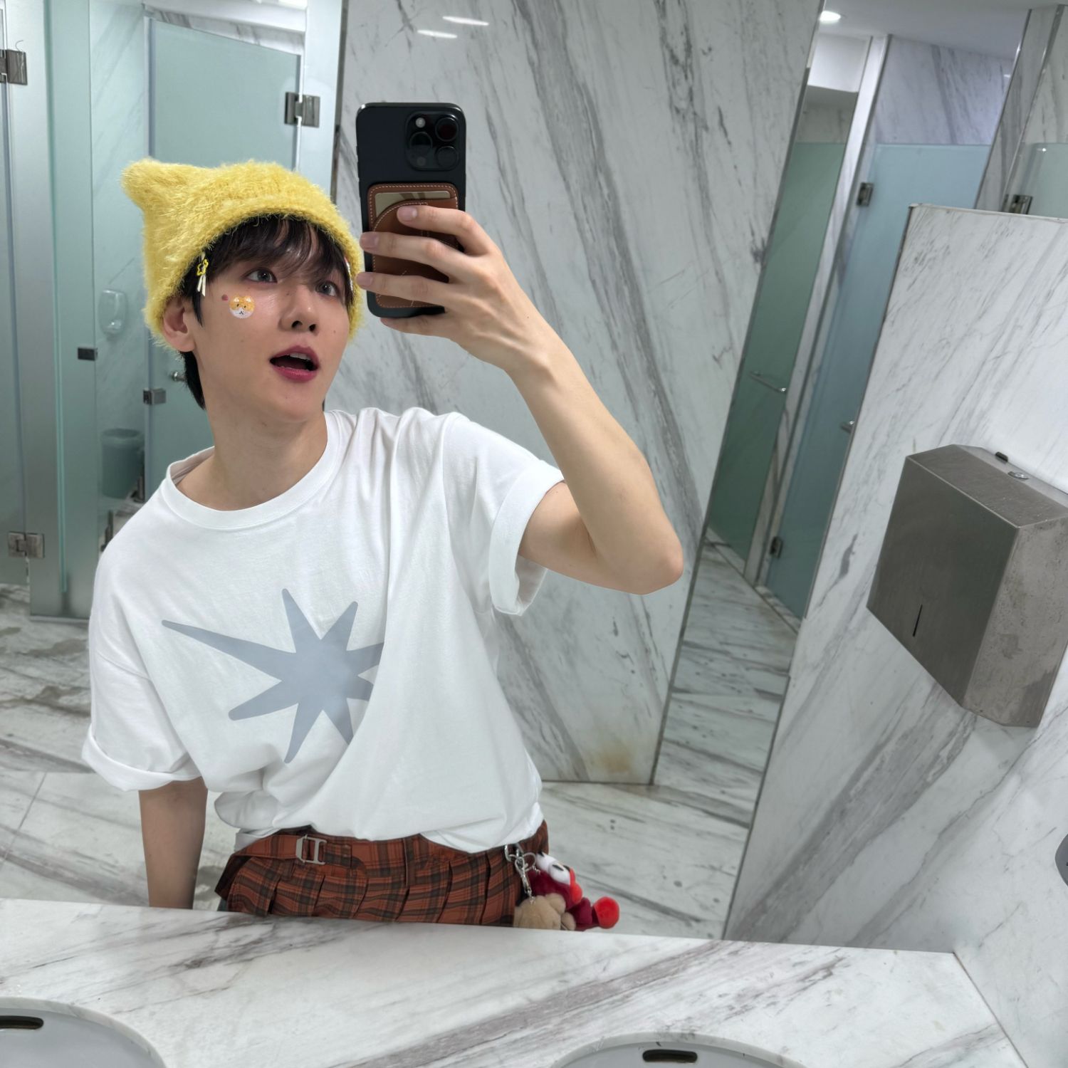 伯賢 (EXO)的幕後花絮