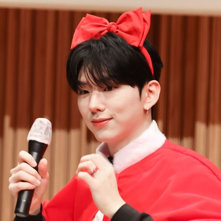 Recent activity shot of Kihyun (MONSTA X)