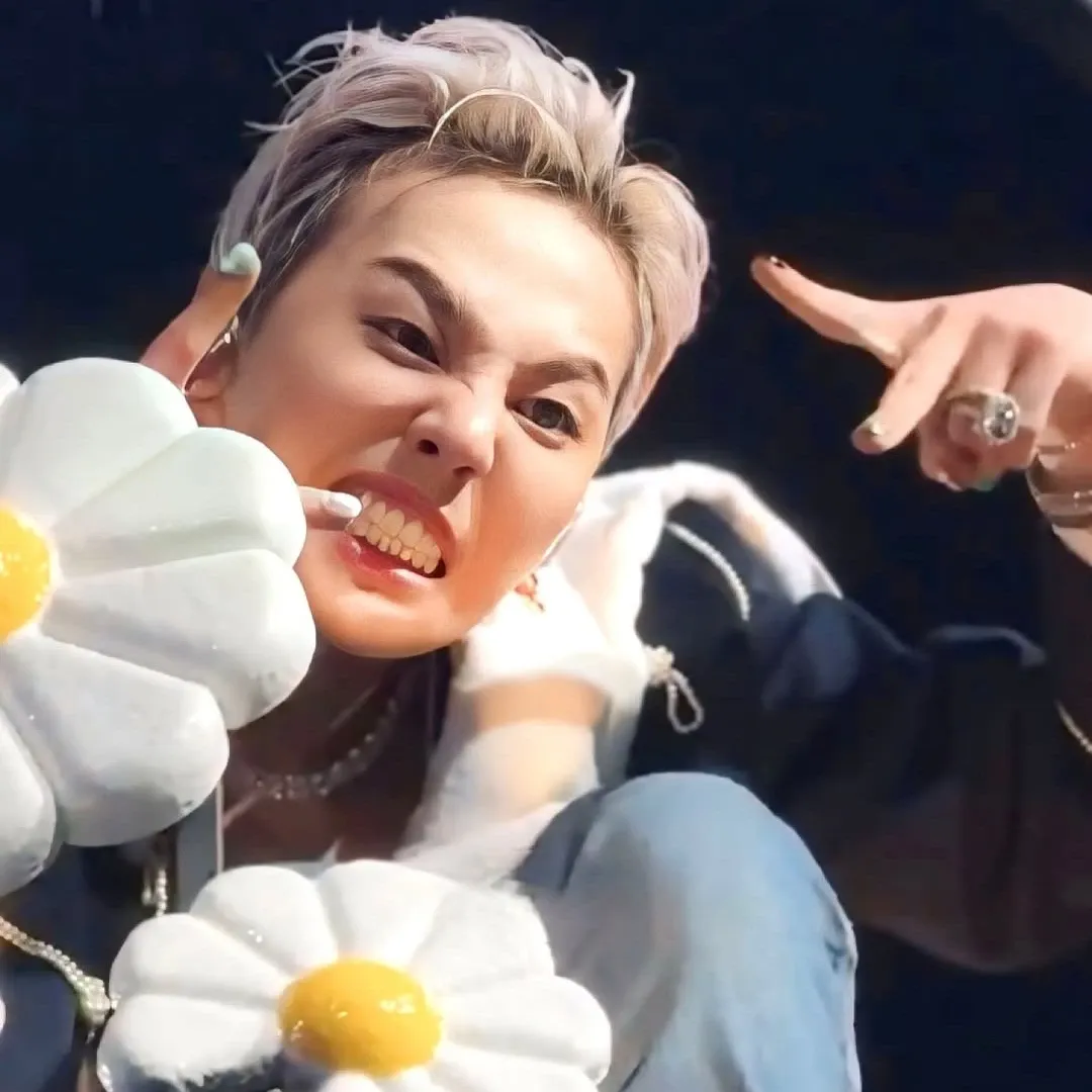 Latest photo of G-DRAGON (BIGBANG)