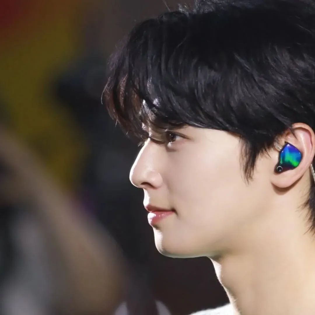 Recent activity shot of Eunwoo (ASTRO)