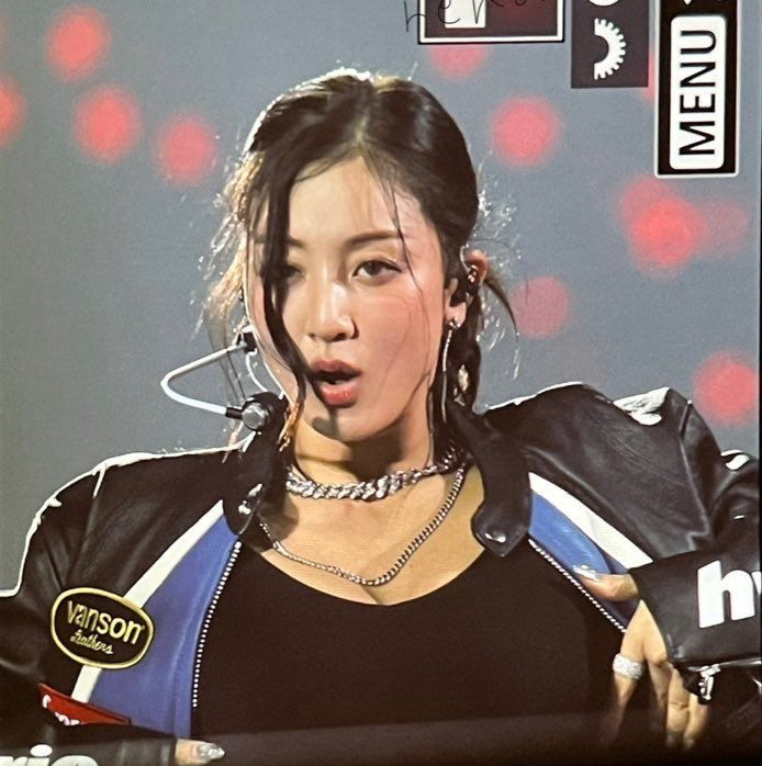 Behind-the-scenes cut of Jihyo (TWICE)