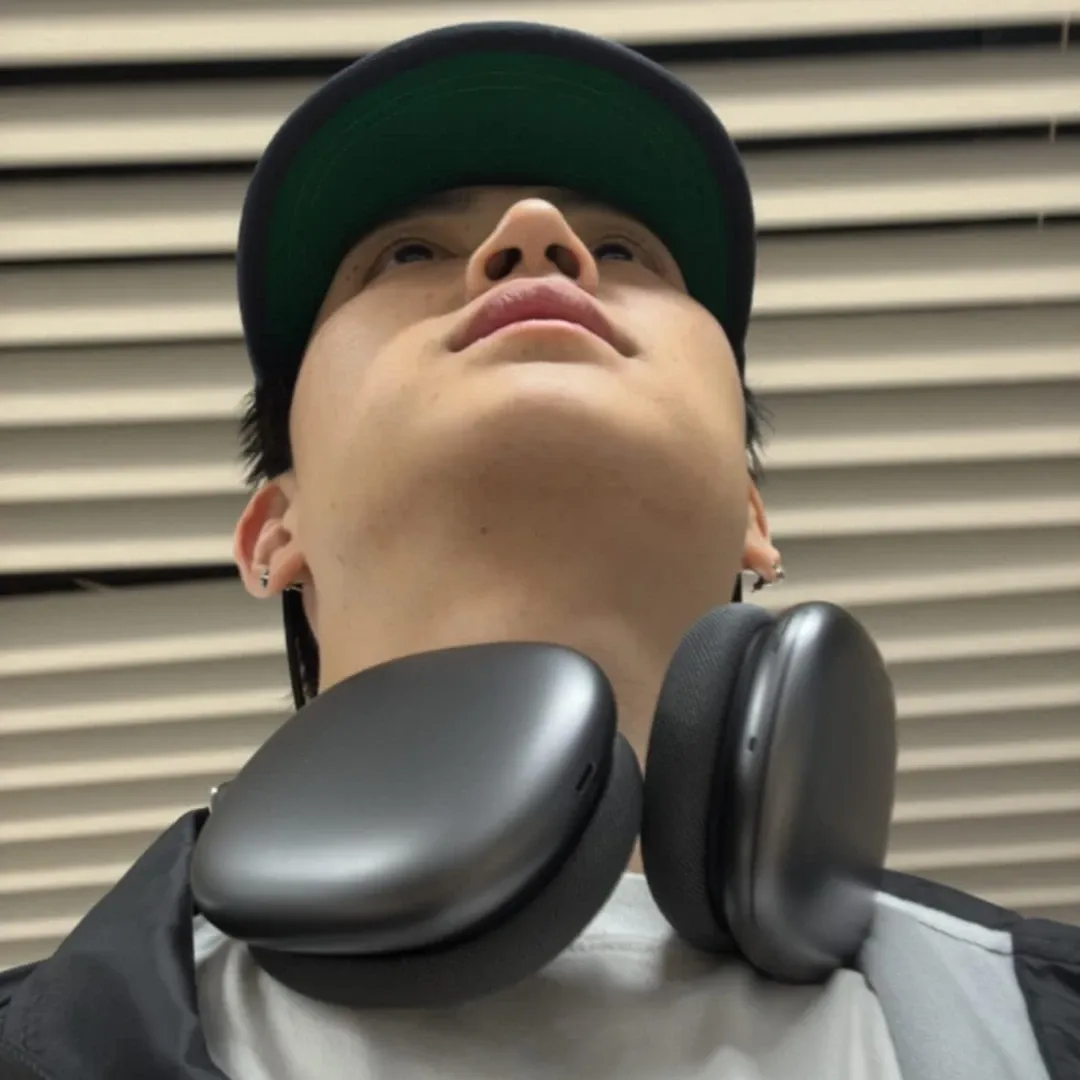 Recent activity shot of JAY B (GOT7)