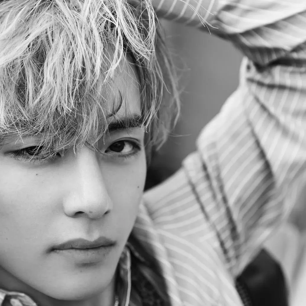 Behind-the-scenes cut of V (BTS)