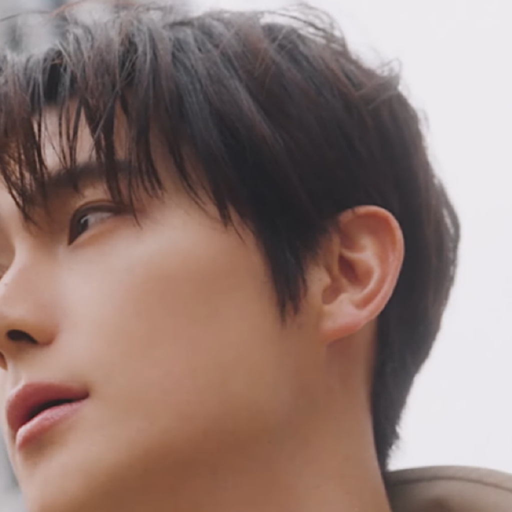 Behind-the-scenes cut of Hyunjae (THE BOYZ)