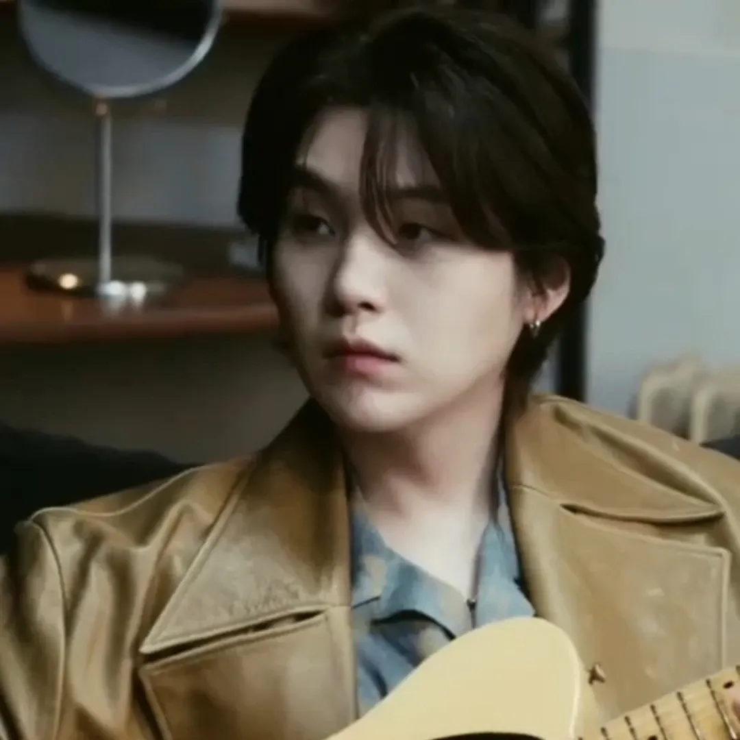 Foto terbaru SUGA (BTS)