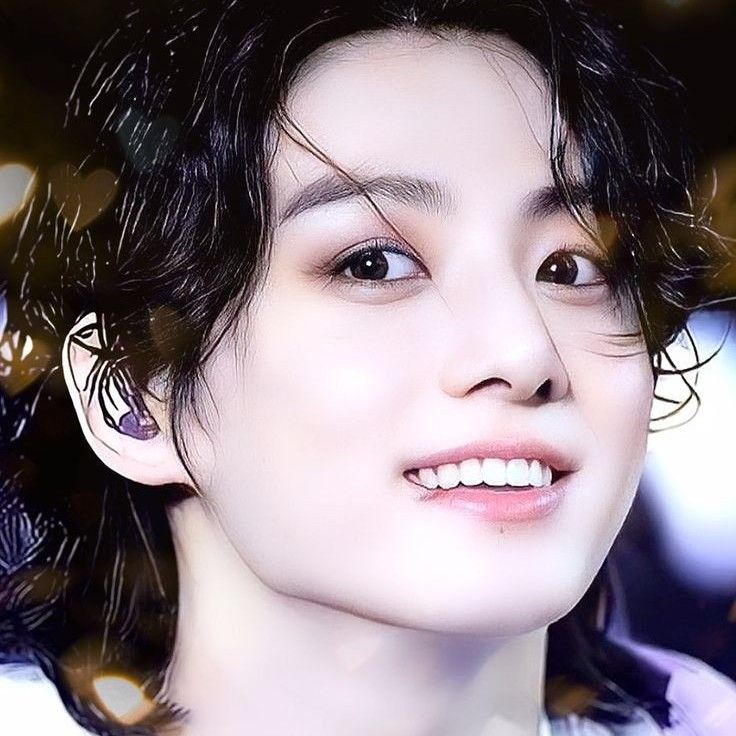 Foto aktivitas terbaru Jungkook (BTS)