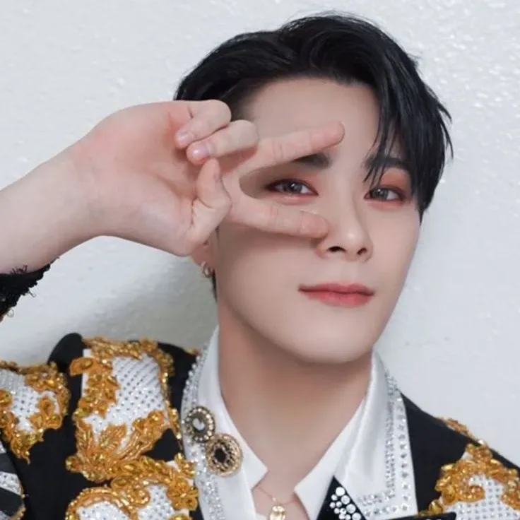 A moment captured by Moonbin (ASTRO)'s fan