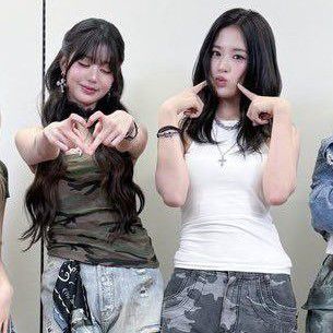 A moment captured by An Yujin (IVE)'s fan