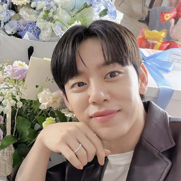 A moment captured by Daehyun (B.A.P)'s fan