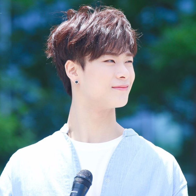 A moment captured by Moonbin (ASTRO)'s fan